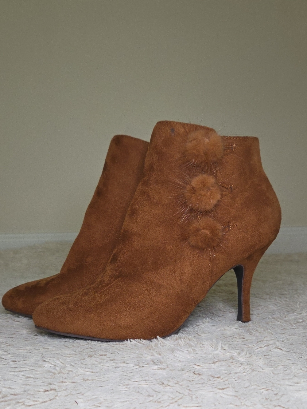 Women's Cato Brown Heeled Pom Booties Sz 10